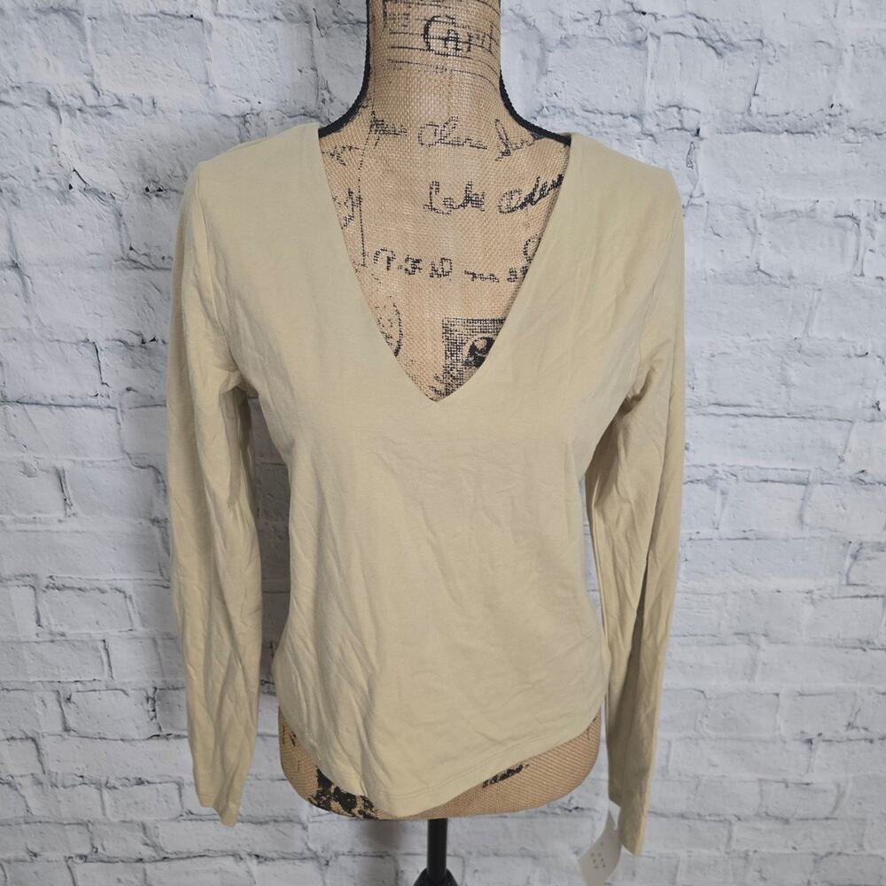 A new day basic top Sz L V-neck Long Sleeve tan casual minimalist A33